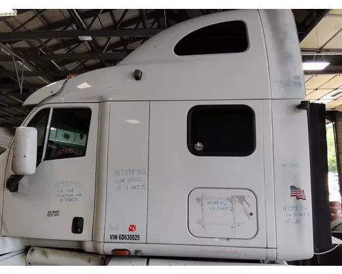 PETERBILT 387 CAB
