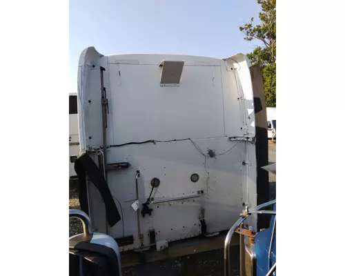 PETERBILT 387 CAB