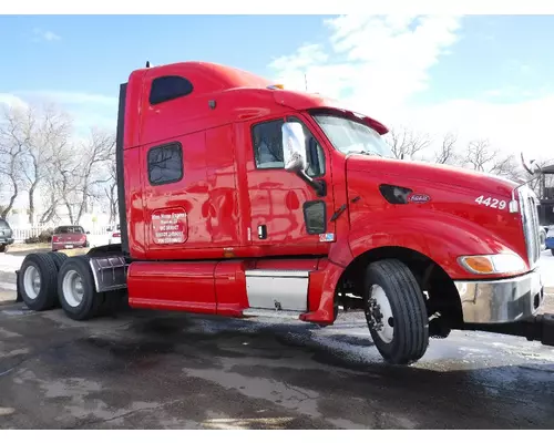 PETERBILT 387 Cab Clip