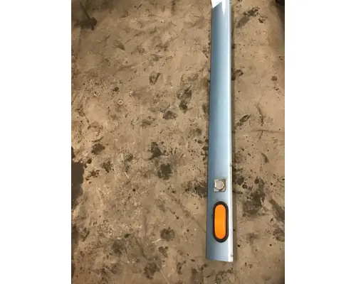 PETERBILT 387 Cab-to-Hood Closure Panels