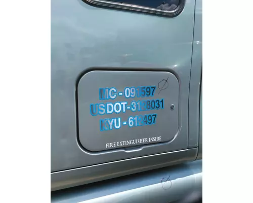 PETERBILT 387 DOOR, COMPARTMENT