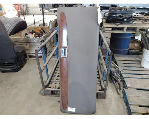 PETERBILT 387 DOOR, COMPARTMENT
