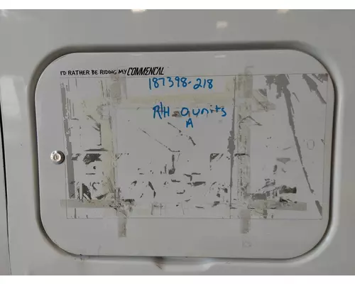 PETERBILT 387 DOOR, COMPARTMENT