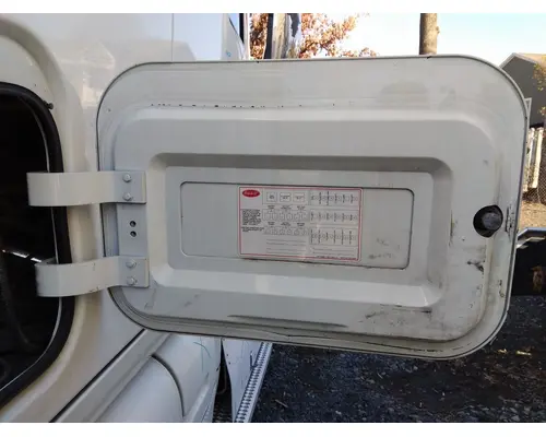 PETERBILT 387 DOOR, COMPARTMENT