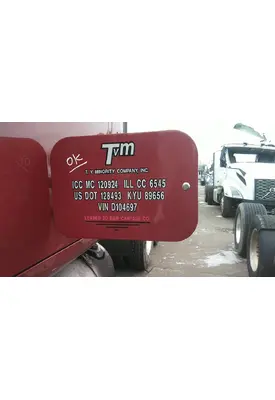 PETERBILT 387 DOOR, COMPARTMENT