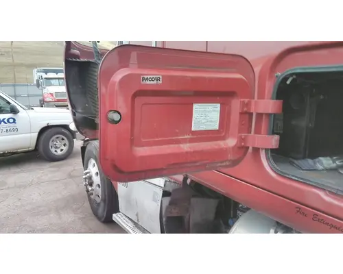 PETERBILT 387 DOOR, COMPARTMENT