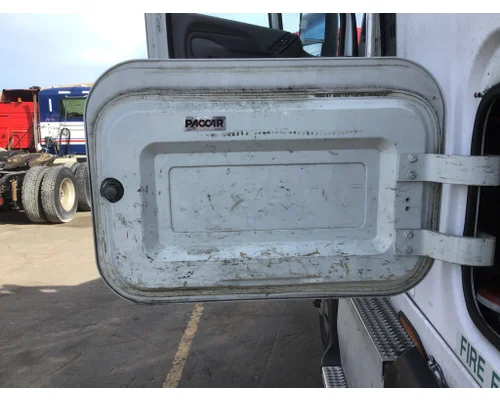 PETERBILT 387 DOOR, COMPARTMENT