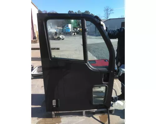 PETERBILT 387 DOOR ASSEMBLY, FRONT