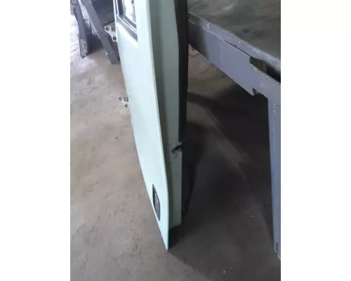 PETERBILT 387 DOOR ASSEMBLY, FRONT