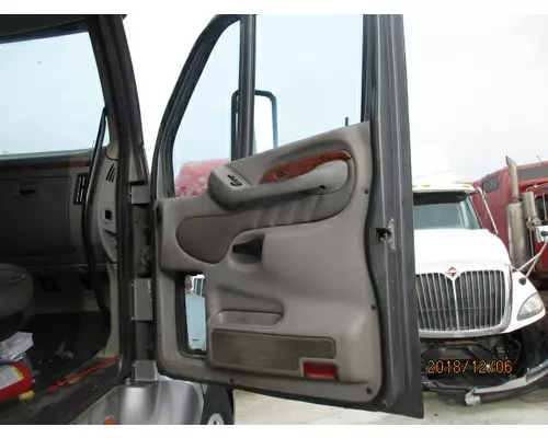 PETERBILT 387 DOOR ASSEMBLY, FRONT