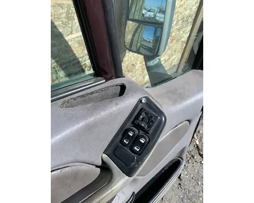 PETERBILT 387 DOOR-FRONT