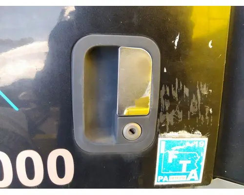 PETERBILT 387 DOOR HANDLE