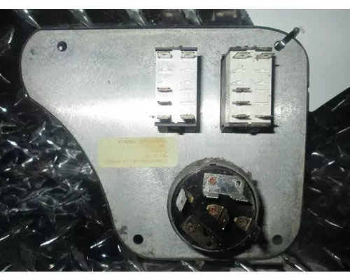 PETERBILT 387 Dash  Console Switch