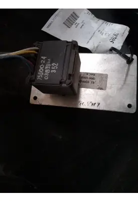 PETERBILT 387 Dash / Console Switch