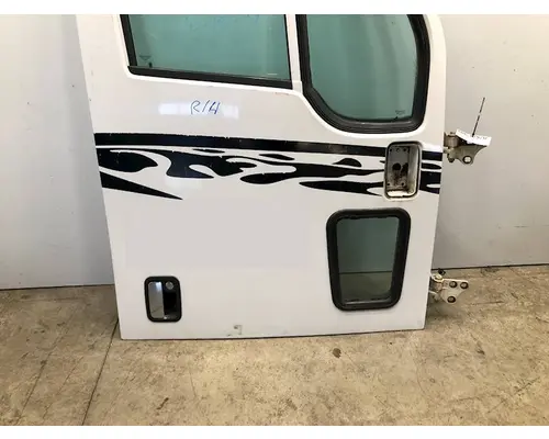 PETERBILT 387 Door Assembly, Front