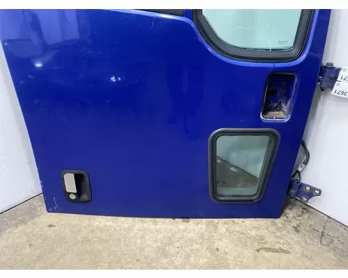 PETERBILT 387 Door Assembly, Front