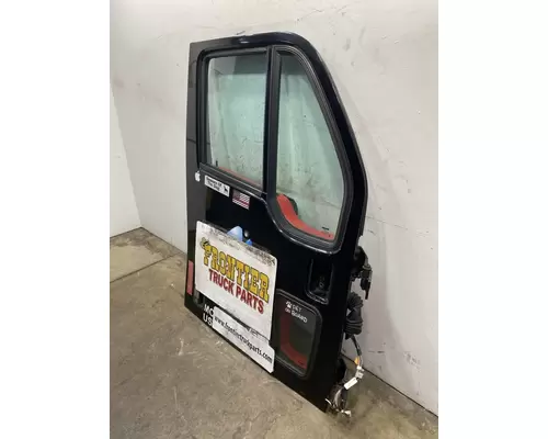 PETERBILT 387 Door Assembly, Front