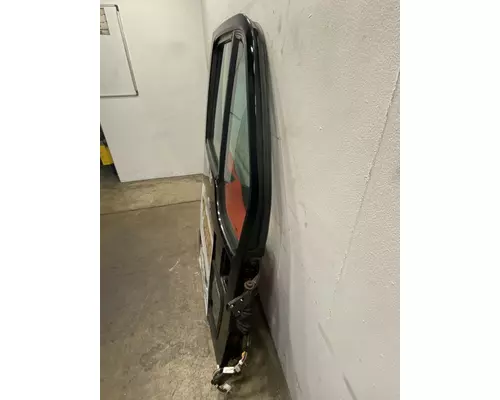 PETERBILT 387 Door Assembly, Front