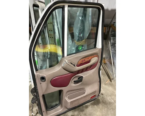PETERBILT 387 Door Assembly, Front