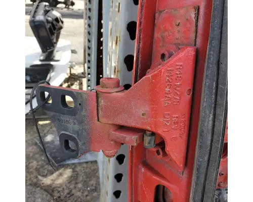 PETERBILT 387 Door Assembly, Front