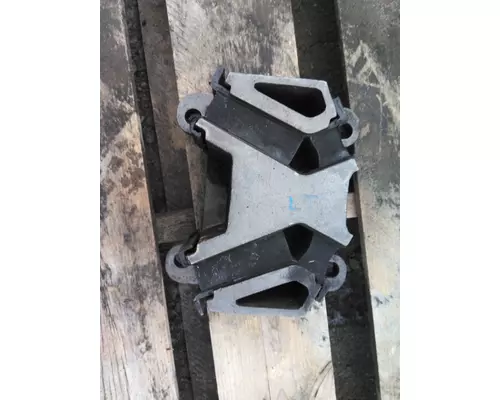 PETERBILT 387 ENGINE MOUNTS, VEHICLE (FRONT)