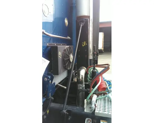 PETERBILT 387 EXHAUSTMUFFLER BRACKET