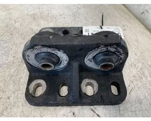 PETERBILT 387 Engine Mount