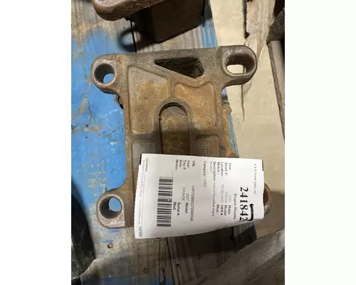 PETERBILT 387 Engine Mounts