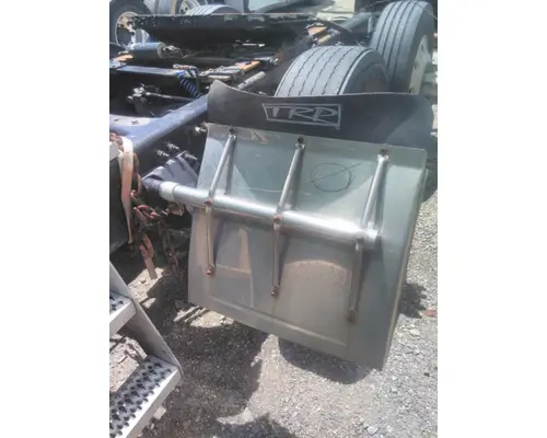 PETERBILT 387 FENDER, QUARTERHALF REAR