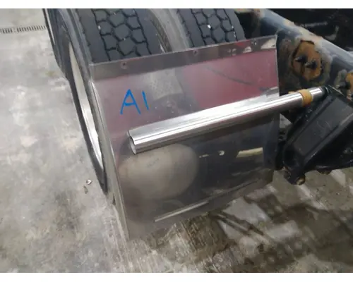 PETERBILT 387 FENDER, QUARTERHALF REAR