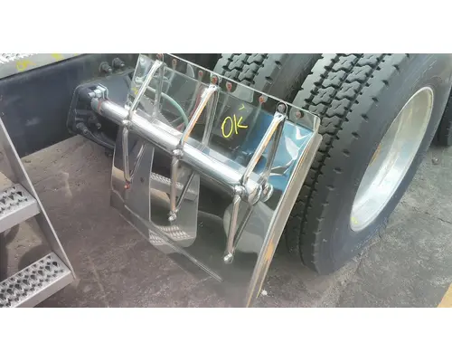 PETERBILT 387 FENDER, QUARTERHALF REAR