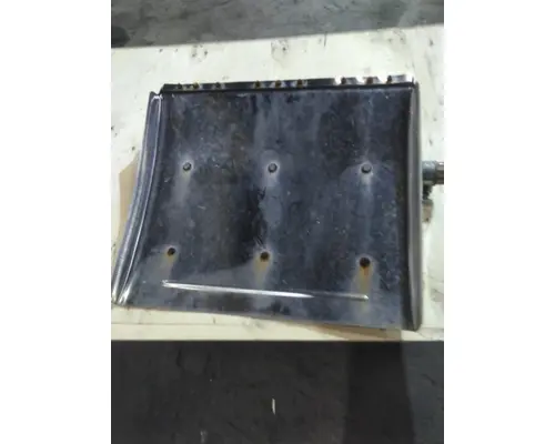 PETERBILT 387 FENDER, QUARTERHALF REAR