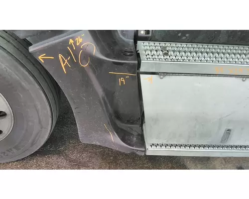 PETERBILT 387 FENDER EXTENSION