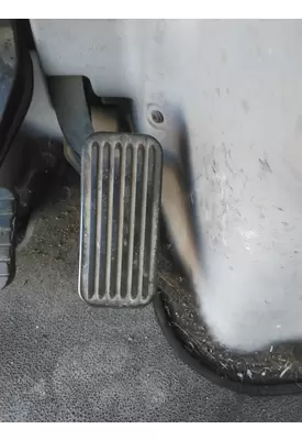 PETERBILT 387 FOOT PEDAL