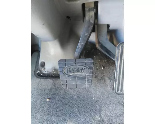 PETERBILT 387 FOOT PEDAL