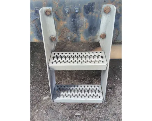 PETERBILT 387 FRAME STEP