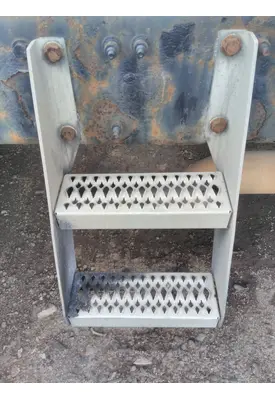 PETERBILT 387 FRAME STEP