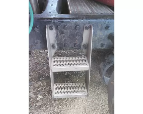 PETERBILT 387 FRAME STEP