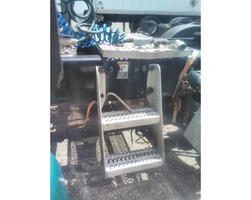 PETERBILT 387 FRAME STEP