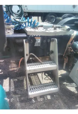 PETERBILT 387 FRAME STEP