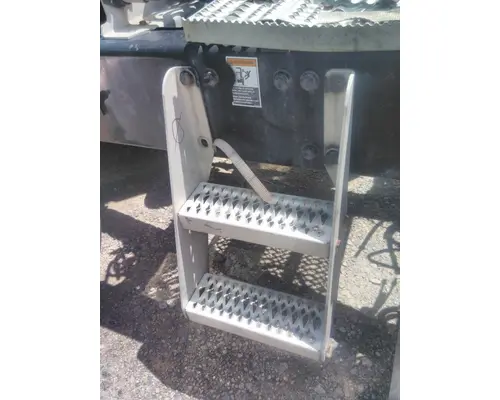 PETERBILT 387 FRAME STEP