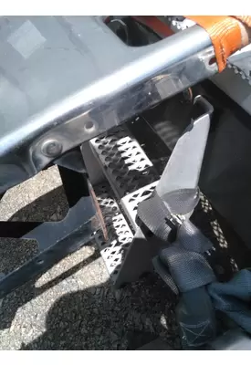 PETERBILT 387 FRAME STEP