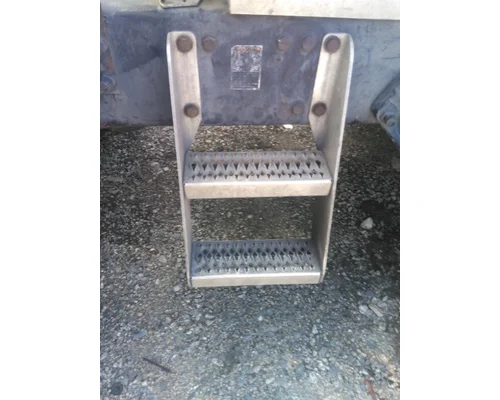 PETERBILT 387 FRAME STEP