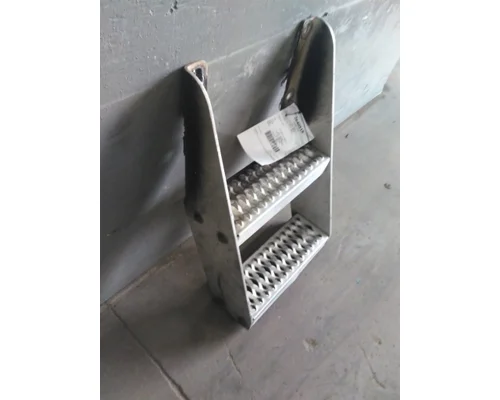 PETERBILT 387 FRAME STEP