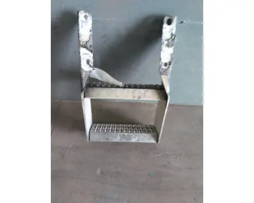 PETERBILT 387 FRAME STEP