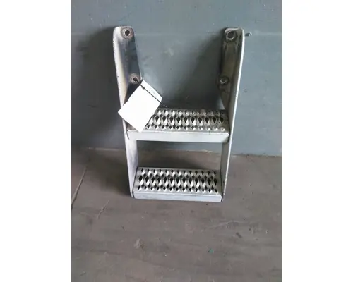 PETERBILT 387 FRAME STEP