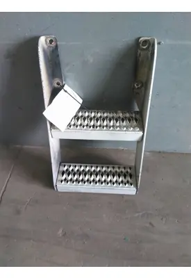 PETERBILT 387 FRAME STEP