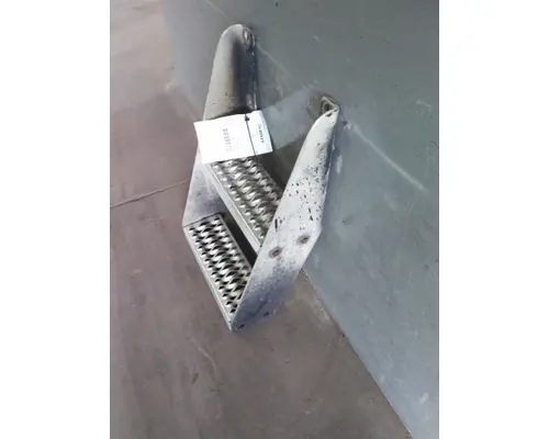 PETERBILT 387 FRAME STEP