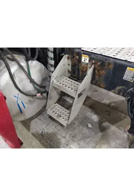 PETERBILT 387 FRAME STEP