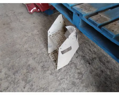 PETERBILT 387 FRAME STEP
